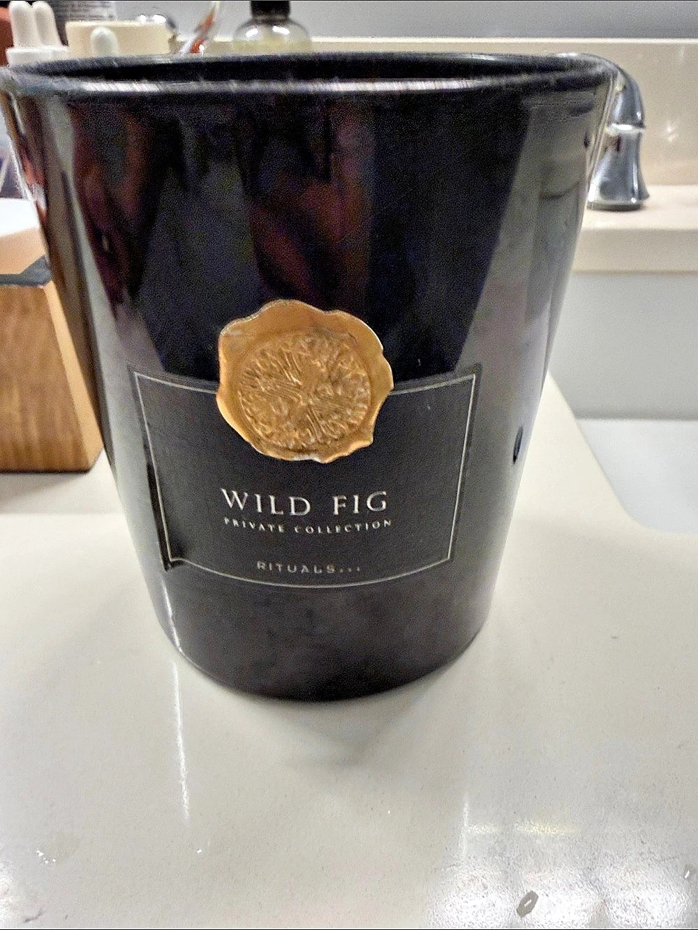 Rituals Private Collection Wild Fig Scented Candle Black & Gold